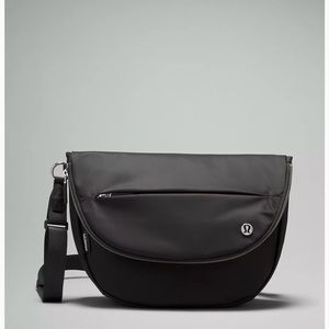 Lululemon All Night festival bag 5L